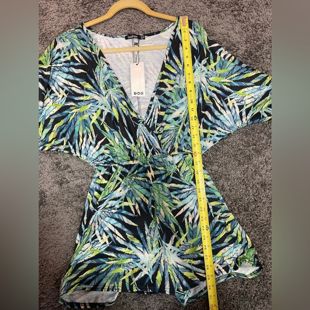 Boohoo green plant palm V-neck surplice romper shorts swimsuit coverup size 6 - Picture 11 of 14